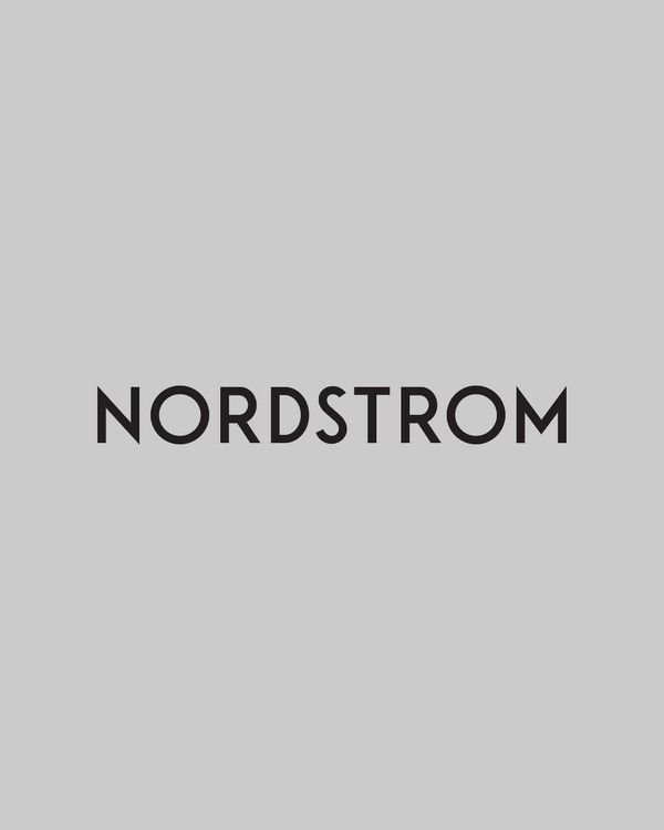 Logo Nordstrom sur un fond gris clair